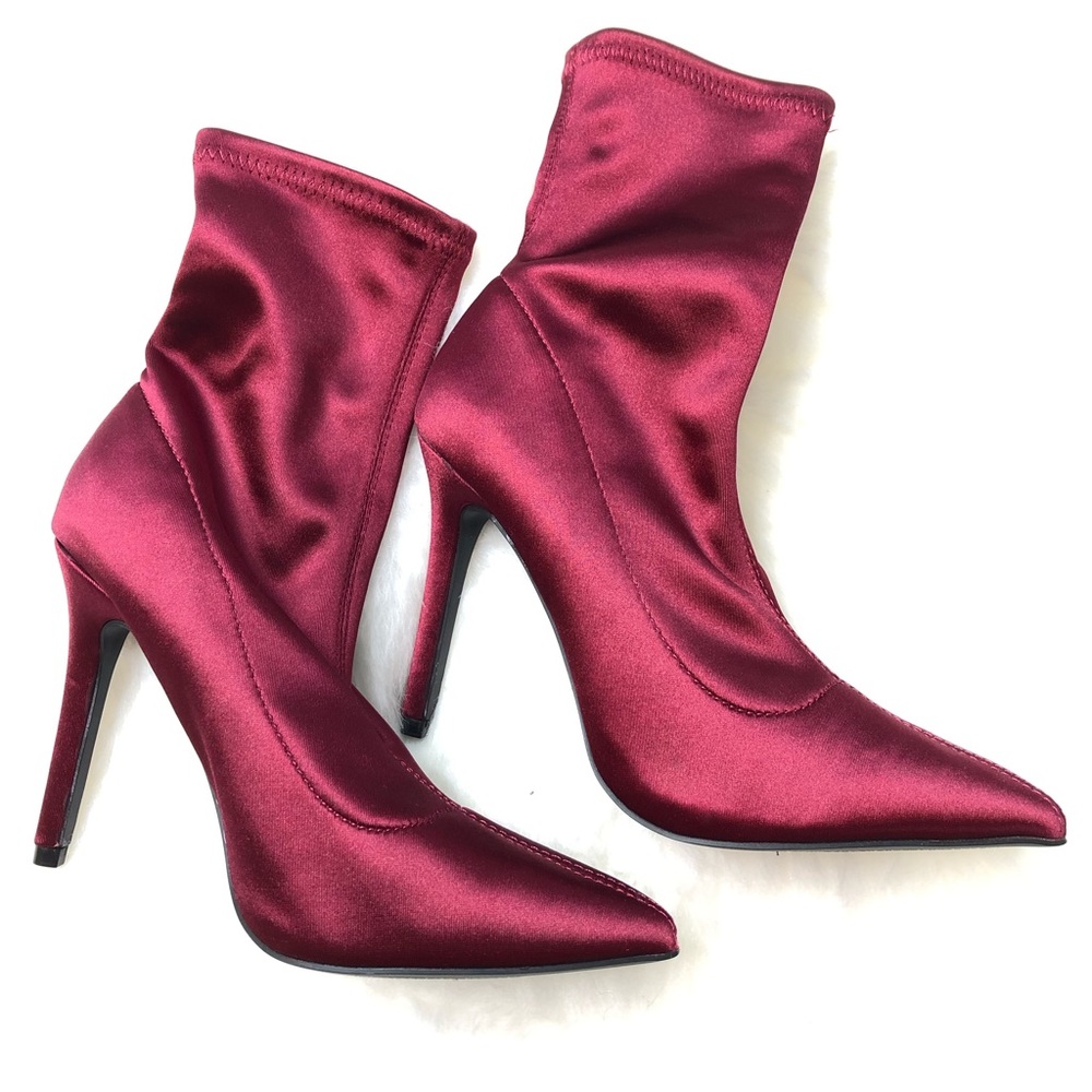 Charlotte Russe pointed toe ankle boots, Size 6